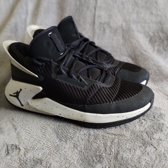 Jordan Fly Lockdown Men's Black and White Sneakers Size 10 - Picture 1 of 7